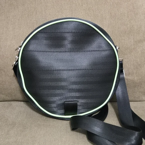 Harveys Spiderweb Convertible Crossbody Green display picture 2